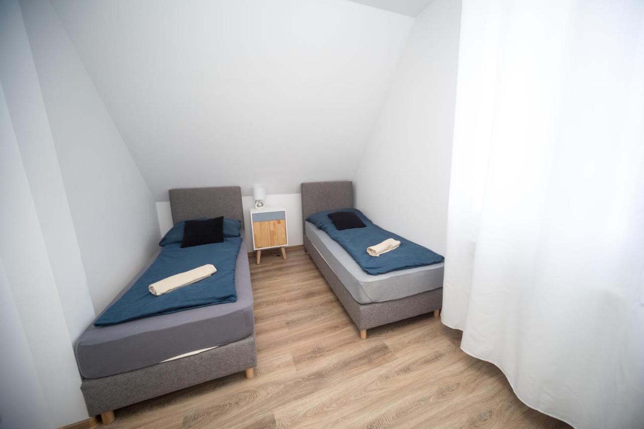 Kossuth Apartmanhaz Tata Exterior foto