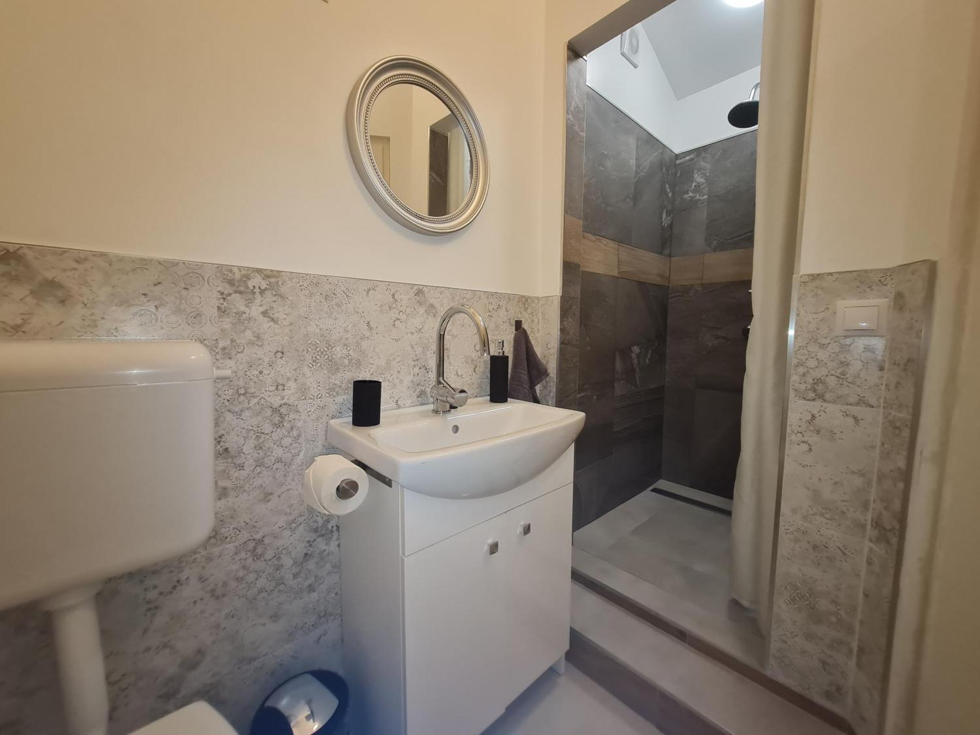 Kossuth Apartmanhaz Tata Exterior foto
